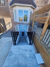 1299 Laurier Ave in Milton, ON - Building Photo - Building Photo