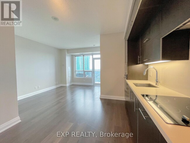 5-2615 Sheppard Ave E in Toronto, ON - Building Photo - Building Photo