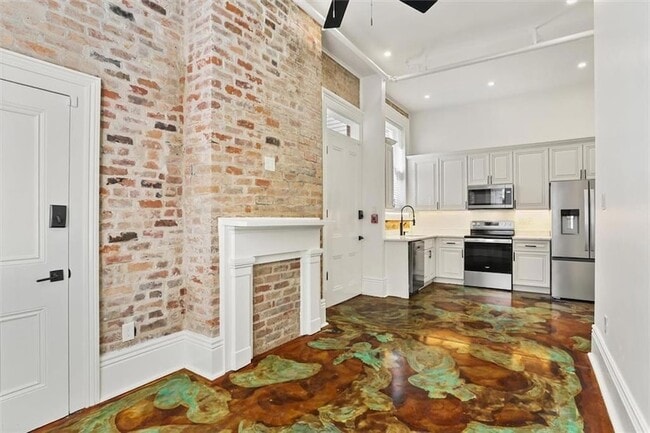 property at 1501 Clio St