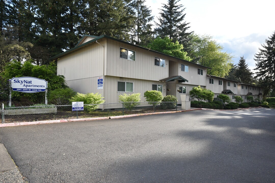 Skynat Apartments in Portland, OR - Building Photo