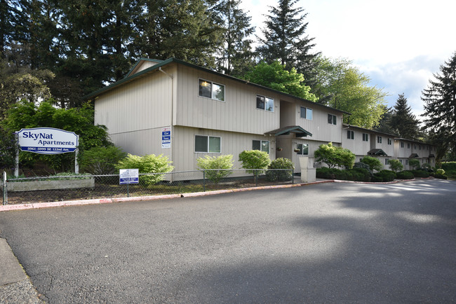 Skynat Apartments in Portland, OR - Building Photo - Building Photo