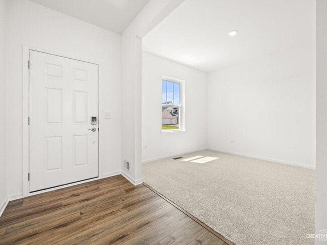 421 Hathaway Ln in Oswego, IL - Building Photo - Building Photo