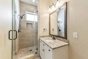 1126 W 16th St in Houston, TX - Building Photo