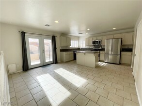 913 Dancing Rain Ct in Las Vegas, NV - Building Photo - Building Photo