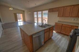 908 Tumulus Dr NW in Albuquerque, NM - Foto de edificio - Building Photo