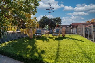 2267 Las Flores Dr in Los Angeles, CA - Building Photo - Building Photo