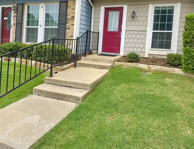 7 Abbey Rd in Euless, TX - Building Photo - Building Photo