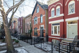2017 W Huron St in Chicago, IL - Foto de edificio - Building Photo