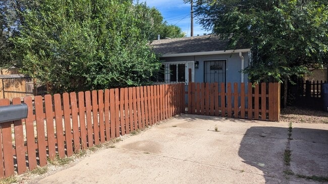 property at 1129 Valley Manor Ct