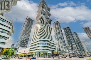 3900 Confederation Pkwy in Mississauga, ON - Building Photo