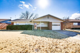 5613 16th Pl in Lubbock, TX - Building Photo