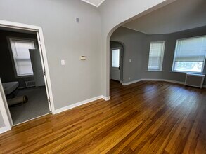 4718 N Laramie Ave, Unit 2 in Chicago, IL - Building Photo - Building Photo