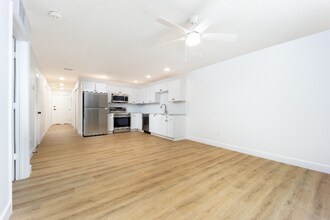 3375 SW Mapp Rd-Unit -203 in Palm City, FL - Building Photo - Building Photo