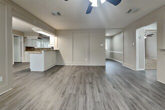 11942 Hillbrook Dr in Houston, TX - Building Photo - Building Photo