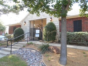 4900 Stone Gate Trail, Unit B in McKinney, TX - Building Photo - Building Photo