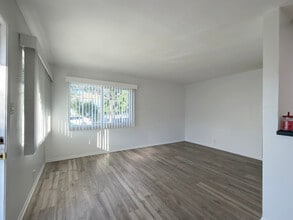 1892 Cedar Ave, Unit 1892 in Long Beach, CA - Building Photo - Building Photo