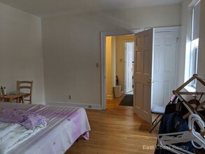 37 Auburn St-Unit -4 in Brookline, MA - Foto de edificio - Building Photo
