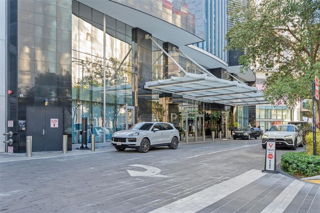 851 NE 1st Ave, Unit 1205 in Miami, FL - Building Photo - Building Photo