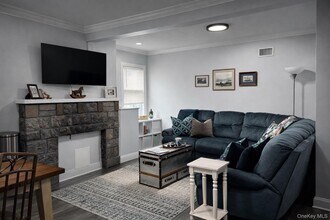 118 Forest Ave in Glen Cove, NY - Building Photo - Building Photo