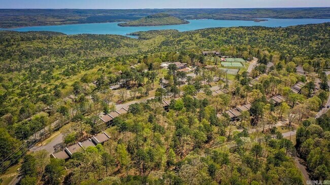 601 Dave Creek Pkwy in Fairfield Bay, AR - Building Photo - Building Photo