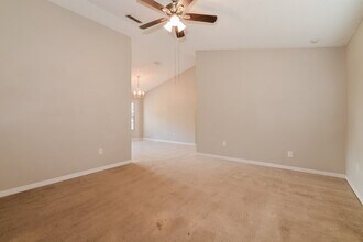 5158 Log Wagon Rd in Ocoee, FL - Building Photo - Building Photo