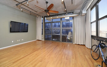 900 N Kingsbury St in Chicago, IL - Building Photo - Building Photo