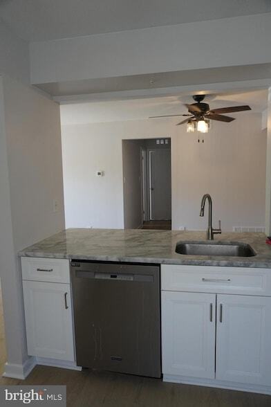 1907A Ralston Dr in Mount Laurel, NJ - Foto de edificio - Building Photo