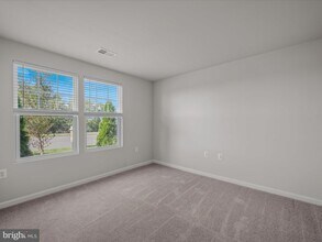 179 Presidents Pointe Ave in Ranson, WV - Foto de edificio - Building Photo