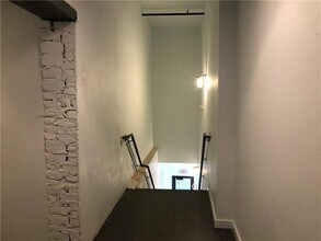 102 E 2nd St in Taylor, TX - Building Photo - Building Photo