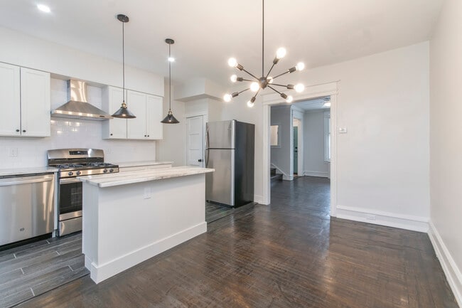 5745 Hunter St in Philadelphia, PA - Building Photo - Building Photo