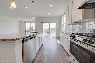 4323 Chelsea Mnr Cir in Aurora, IL - Building Photo - Building Photo