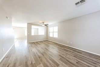 973 E Doris St, Unit 2409 in Avondale, AZ - Building Photo - Building Photo