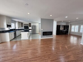 5932 Cahill Ave in Tarzana, CA - Building Photo - Building Photo