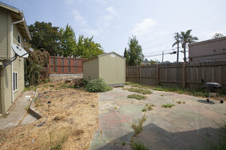 6332 MacArthur Blvd in Oakland, CA - Building Photo - Building Photo