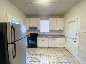 231 University Ave. in San Antonio, TX - Building Photo - Building Photo