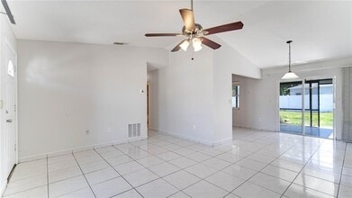 637 Mesilla Dr in Kissimmee, FL - Building Photo - Building Photo