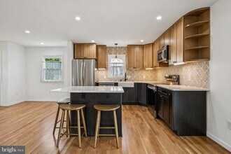 1006 Gilbert Rd in Rockville, MD - Building Photo - Building Photo