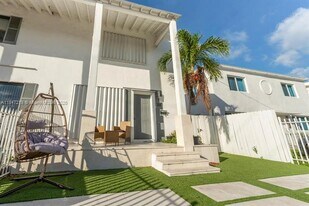 711 85th St in Miami Beach, FL - Building Photo