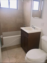 1348 W Chase Ave, Unit GARDEN in Chicago, IL - Foto de edificio - Building Photo