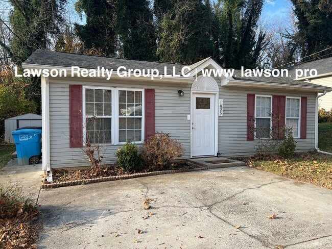 property at 1825 Greenbrier Ave SE