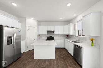 714 Juniper St in Oswego, IL - Building Photo - Building Photo