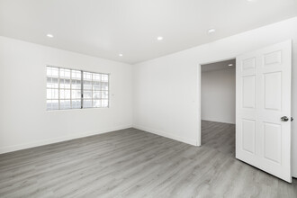 1511 Venice Blvd in Venice, CA - Building Photo - Interior Photo