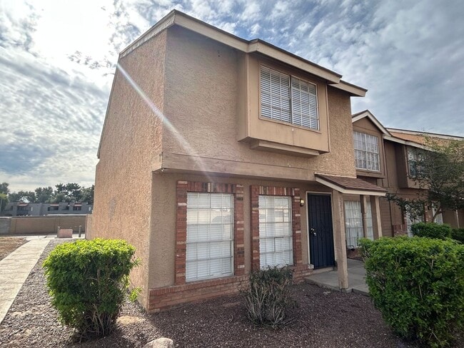 5827 N 59th Dr in Glendale, AZ - Building Photo - Building Photo