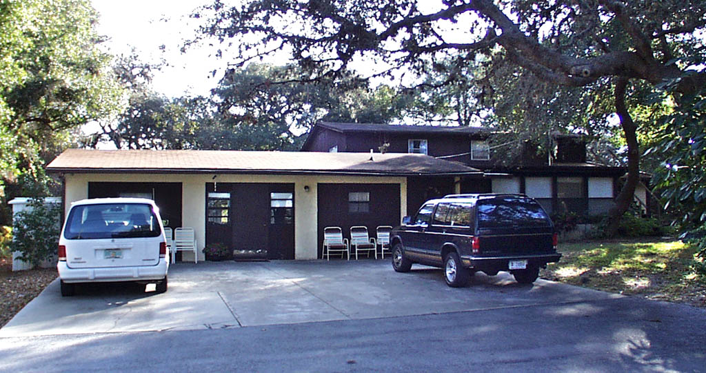 Fairway Chalet in Tarpon Springs, FL - Building Photo