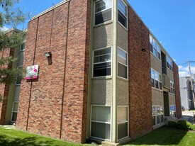 510 E Stoughton Apartments