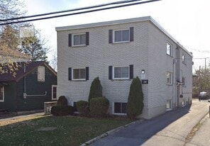 84 Joseph St in Kingston, ON - Building Photo