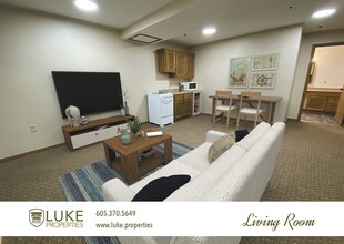 138 N Sycamore Ave in Sioux Falls, SD - Building Photo - Building Photo