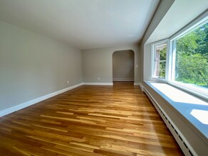 250 Boston Post Rd in Sudbury, MA - Building Photo - Building Photo