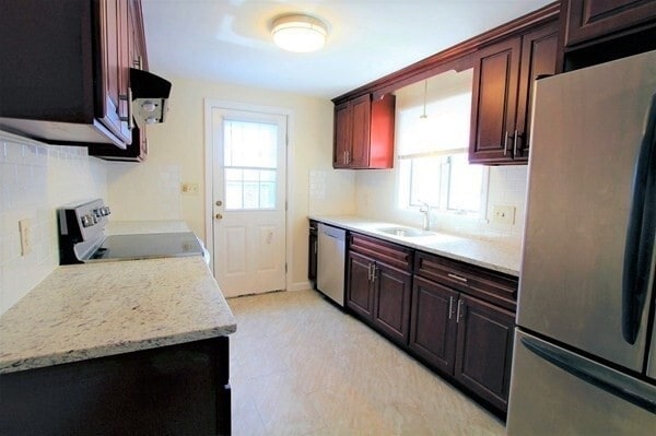 property at 27 Fallon Ct