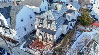 68 Newhall St in Malden, MA - Foto de edificio - Building Photo